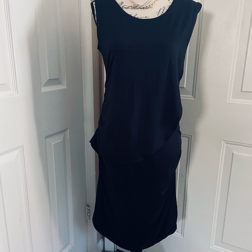 Chic Black Sleeveless Midi Dress